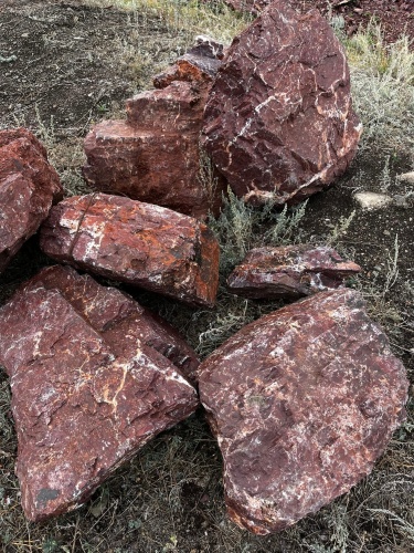 Камни для ландшафтного дизайна красно-фиолетовые 10-60 килограмм купить в Нижнем Тагиле