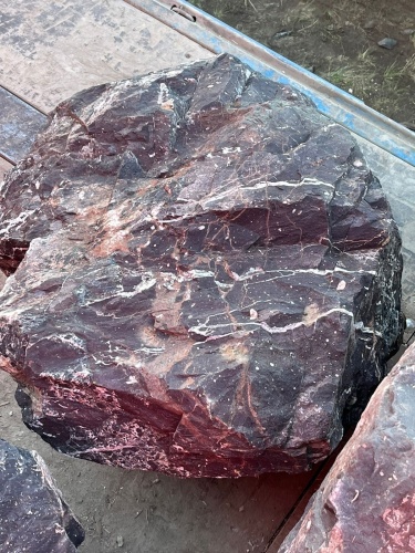 Камни для ландшафтного дизайна красно-фиолетовые 10-60 килограмм купить в Нижнем Тагиле