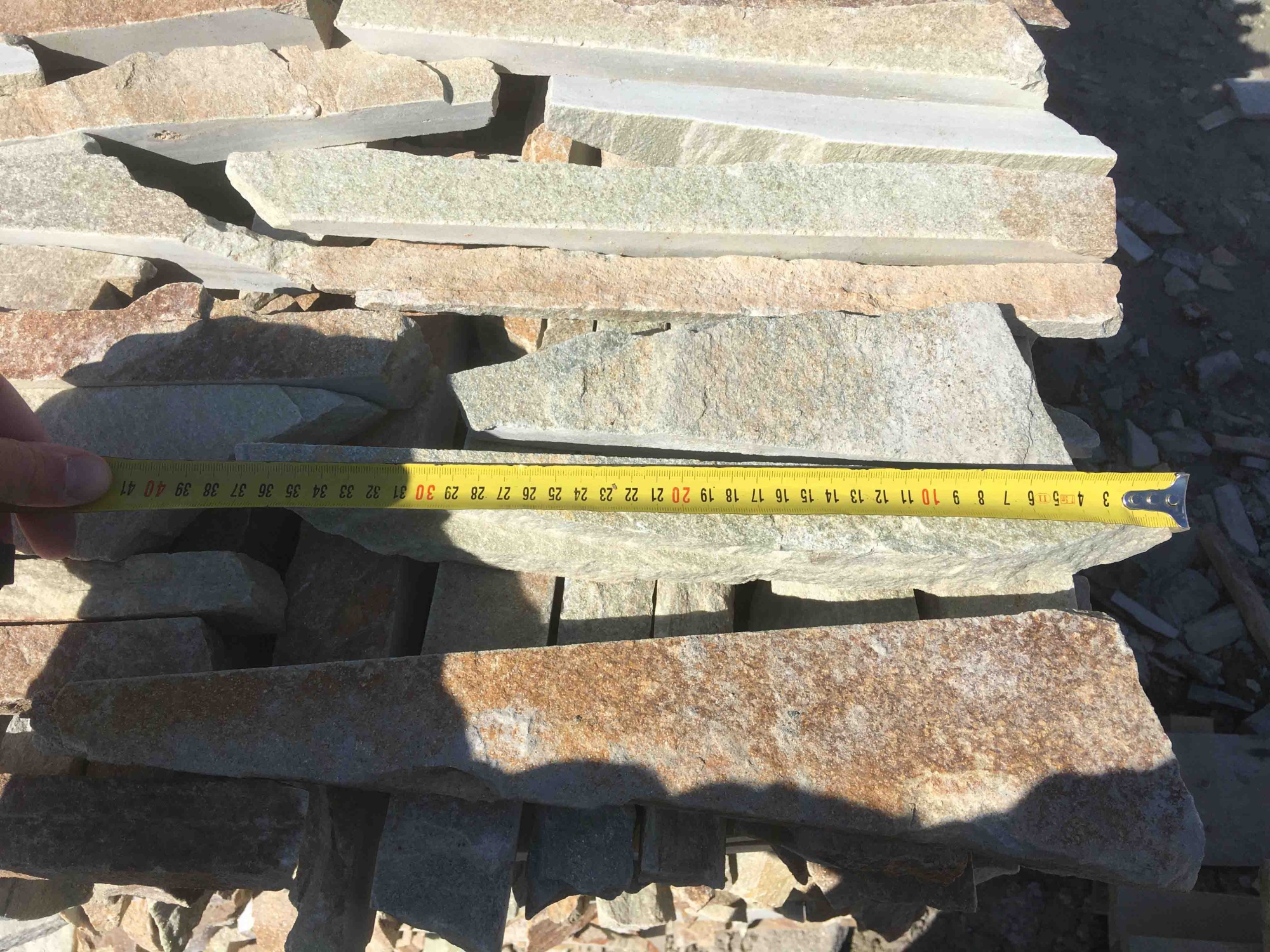 Горбушка златолит золотистый для облицовки купить в Нижнем Тагиле