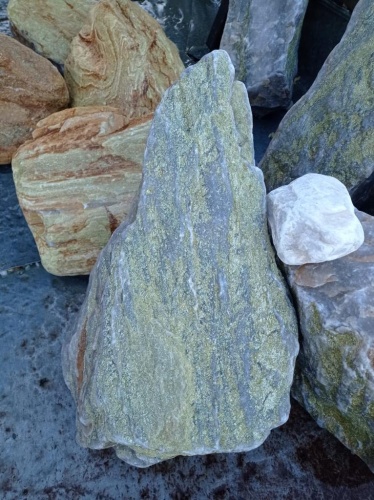 Златолит жёлтый, жёлто-зелёный глыбки и валуны для ланшафтного дизайна купить в Нижнем Тагиле