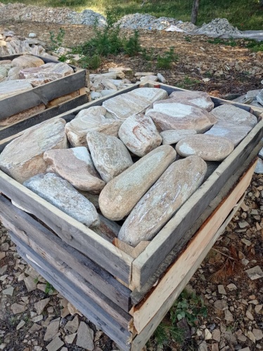 Златолит жёлтый, жёлто-зелёный глыбки и валуны для ланшафтного дизайна купить в Нижнем Тагиле