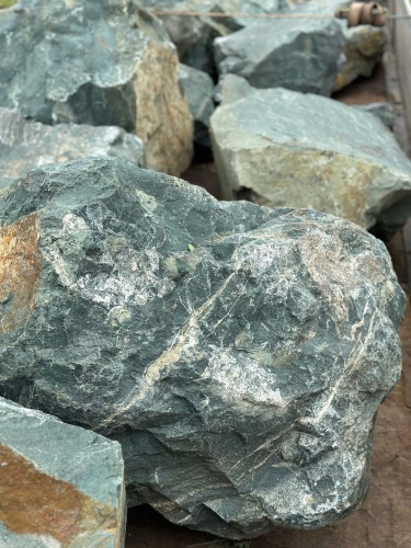 Камни для ландшафтного дизайна зелёные 10-60 килограмм купить в Нижнем Тагиле