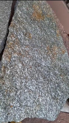 Плитняк златолит серебристый для цоколя, отмостки купить в Нижнем Тагиле