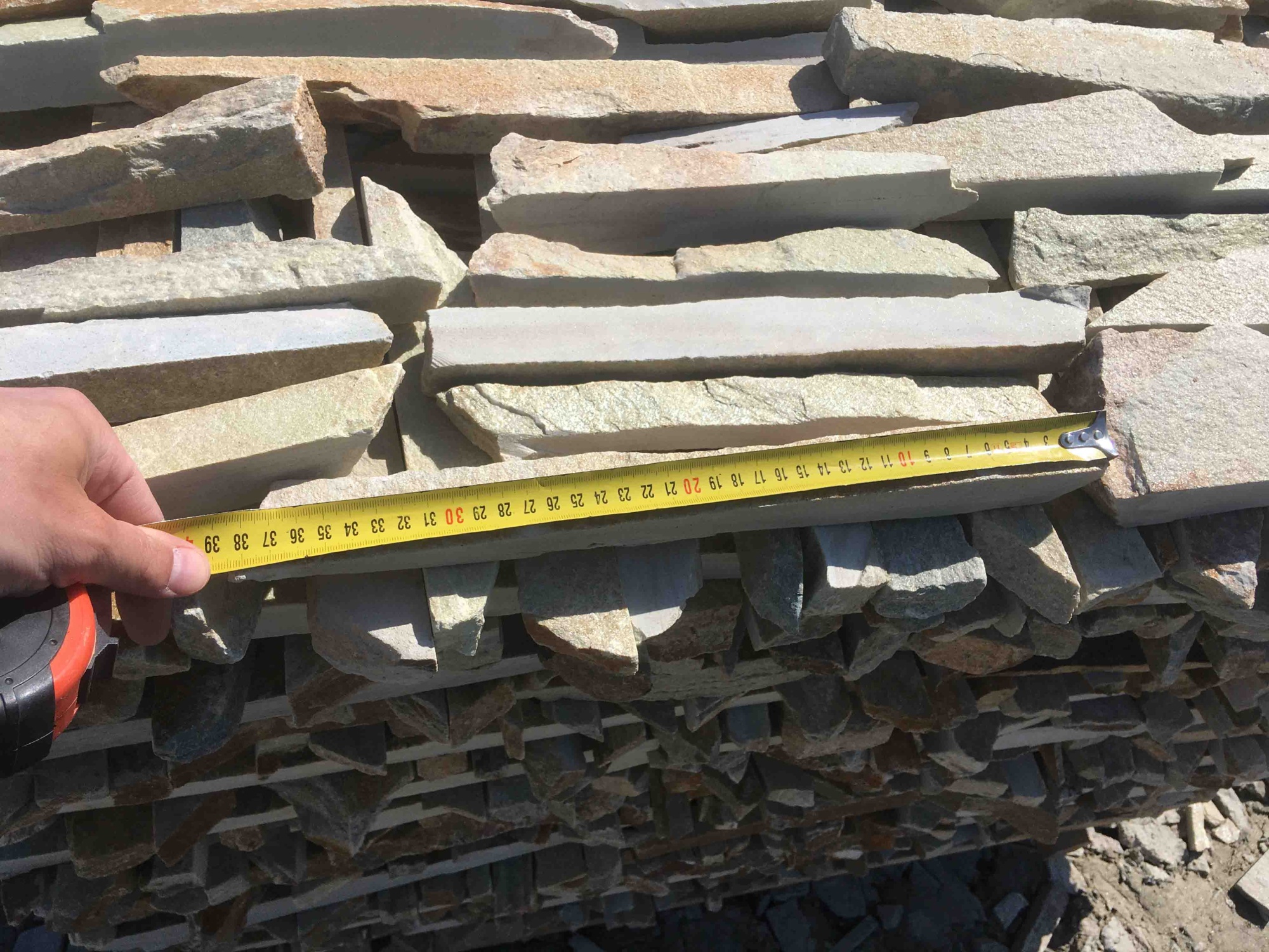 Горбушка златолит золотистый для облицовки купить в Нижнем Тагиле