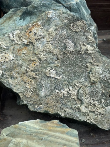 Ландшафтные глыбы зелёные 200-500 килограмм купить в Нижнем Тагиле