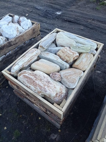 Златолит жёлтый, жёлто-зелёный глыбки и валуны для ланшафтного дизайна купить в Нижнем Тагиле