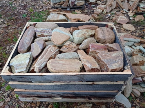 Златолит жёлтый, жёлто-зелёный глыбки и валуны для ланшафтного дизайна купить в Нижнем Тагиле