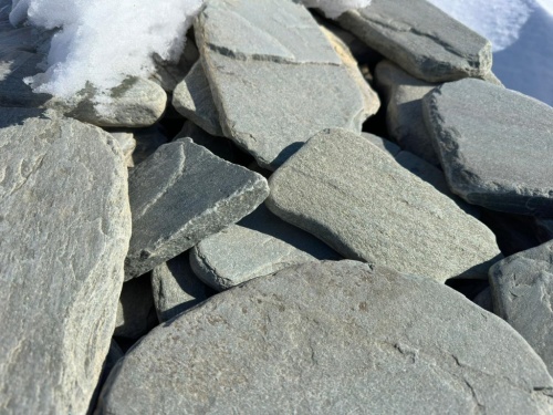 Плитняк златолит зелёный галтованный для цоколя купить в Нижнем Тагиле