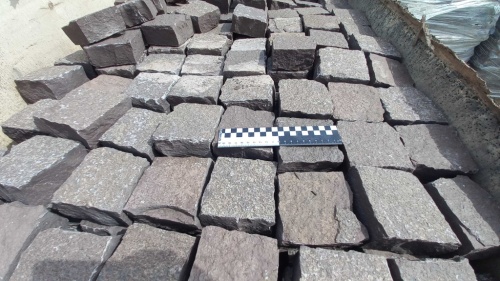 Лемезит колотая брусчатка 10 * 10 см. для парковки купить в Нижнем Тагиле