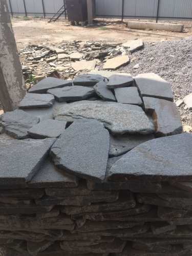 Златолит серебристый галтованный для лестниц купить в Нижнем Тагиле